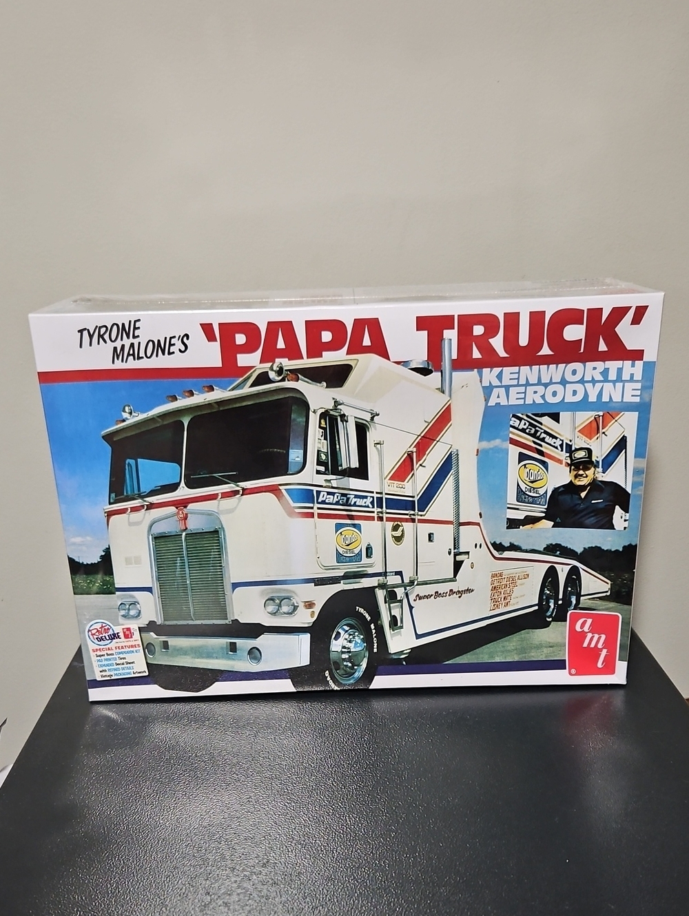 Kenworth Aerodyne Plastic Model Kit By Amt